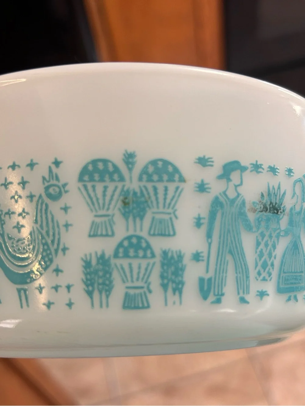Vintage Pyrex White Turquoise Amish Butterprint Casserole Dish with lid.